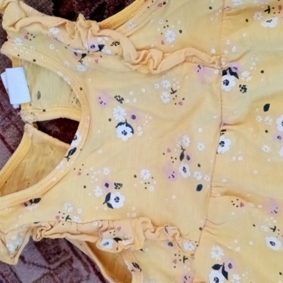 Bundle of 2 baby girl cute little dresses 6-12M - Picture 6 of 15